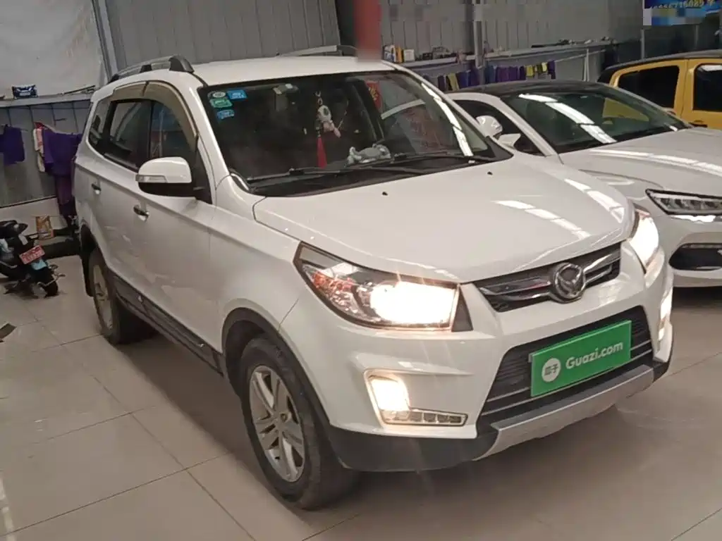 BAIC Huansu S3 2015 2014 1.5L Luxury (China IV)