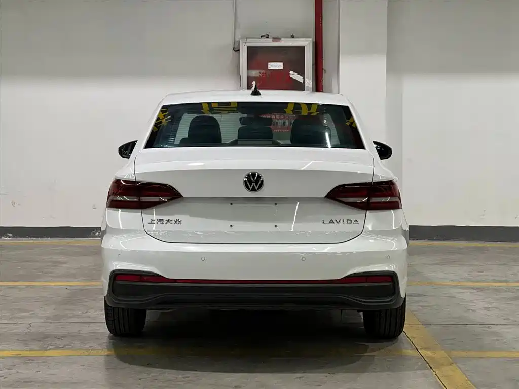 Volkswagen Lavida 2023 1.5L Auto Delight Edition фото 6