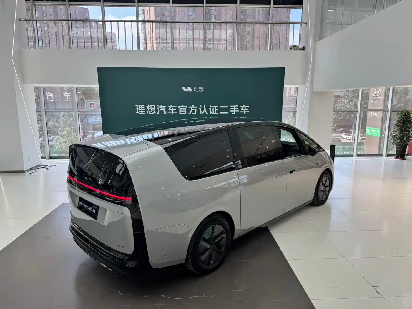 Li Auto MEGA 2024 2024 Ultra