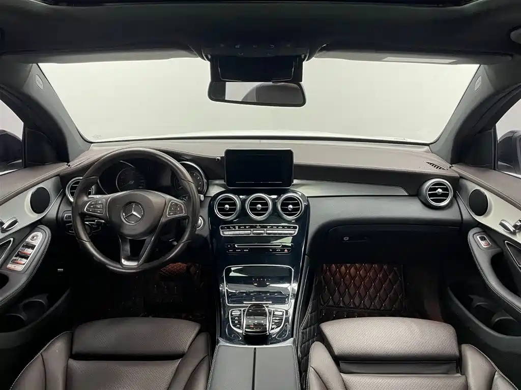 Mercedes-Benz GLC Coupe 2017 GLC 200 4MATIC Coupe SUV фото 13