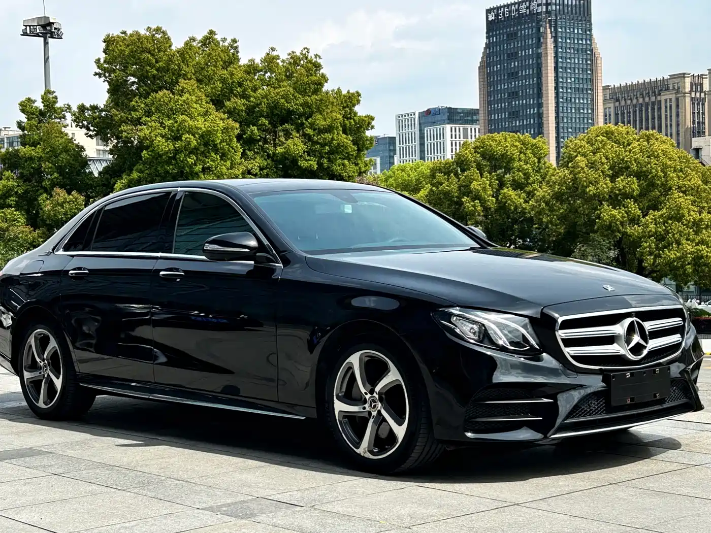 Mercedes-Benz E-Class 2019 Facelift E 300 L Sport Fashion фото 3