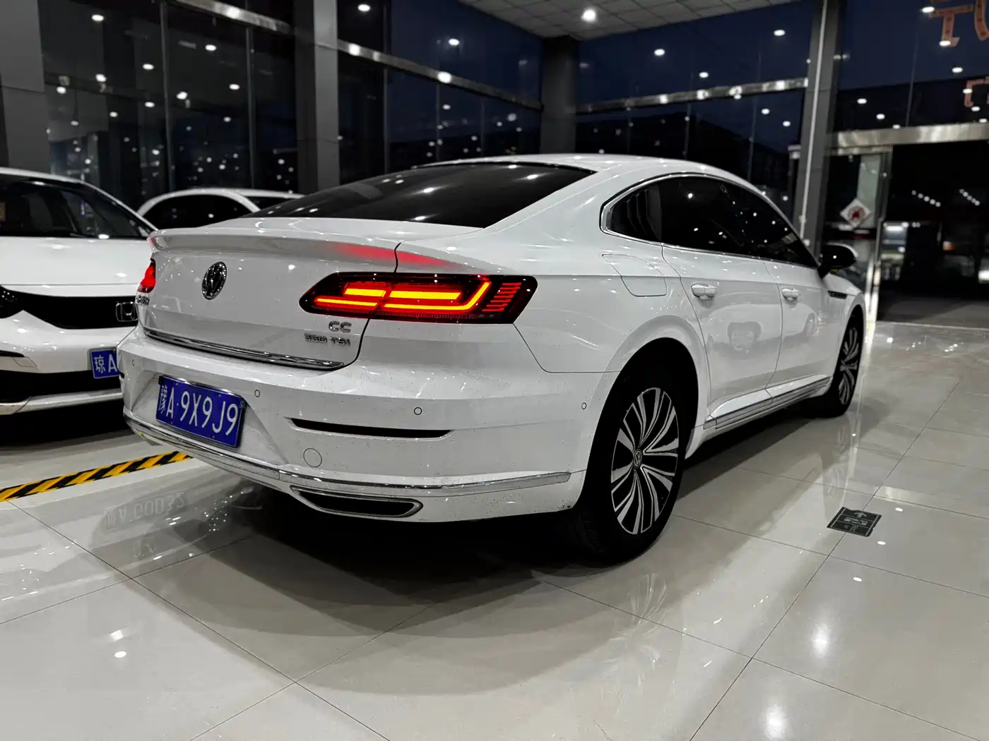 Volkswagen FAW-Volkswagen CC 2020 330TSI Glamour Version China VI фото 4