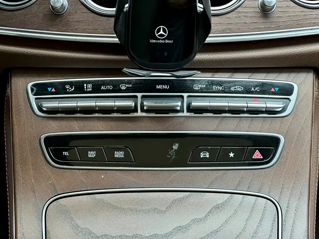 Mercedes-Benz E-Class 2021 E 300 L Fashion фото 28