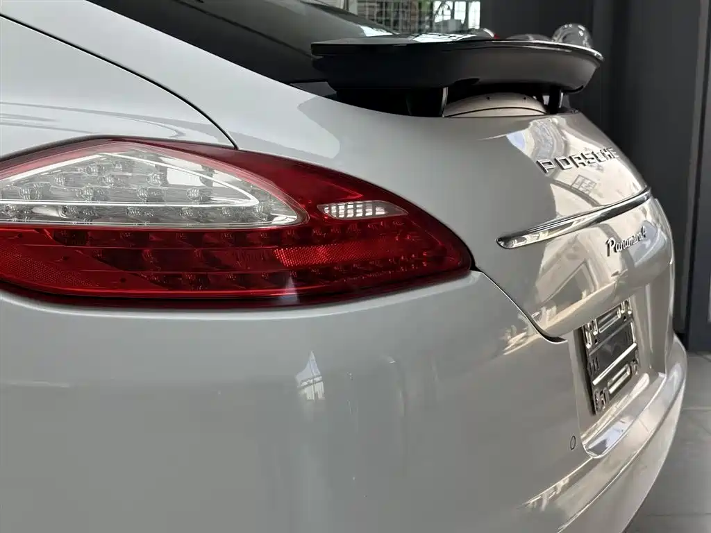 Porsche Panamera 2010 Panamera 4 3.6L фото 7