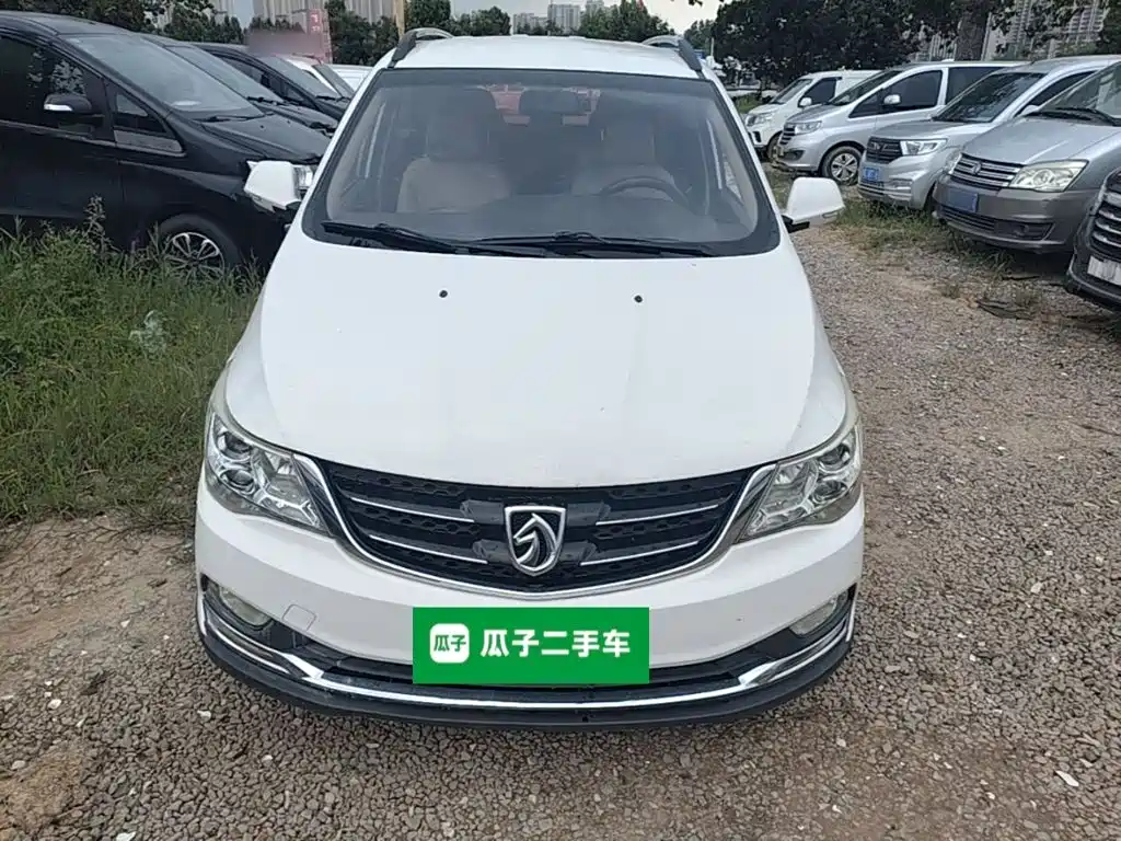 Baojun 730 2017 2016 1.5L Manual Comfort 7-seater China V