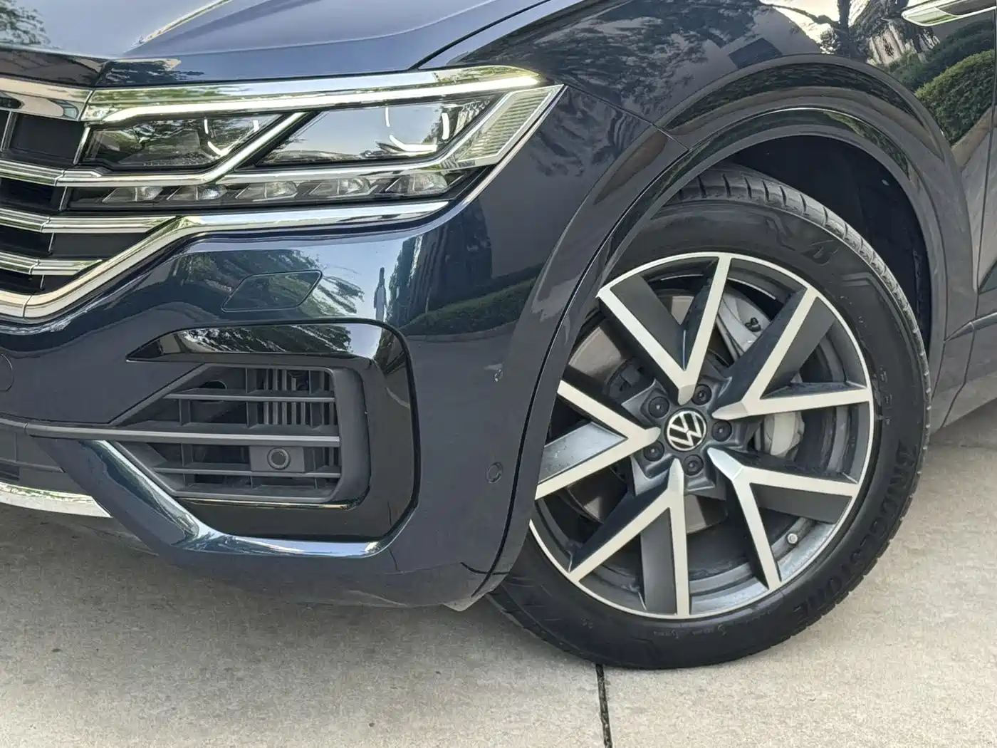 VOLKSWAGEN TOUAREG