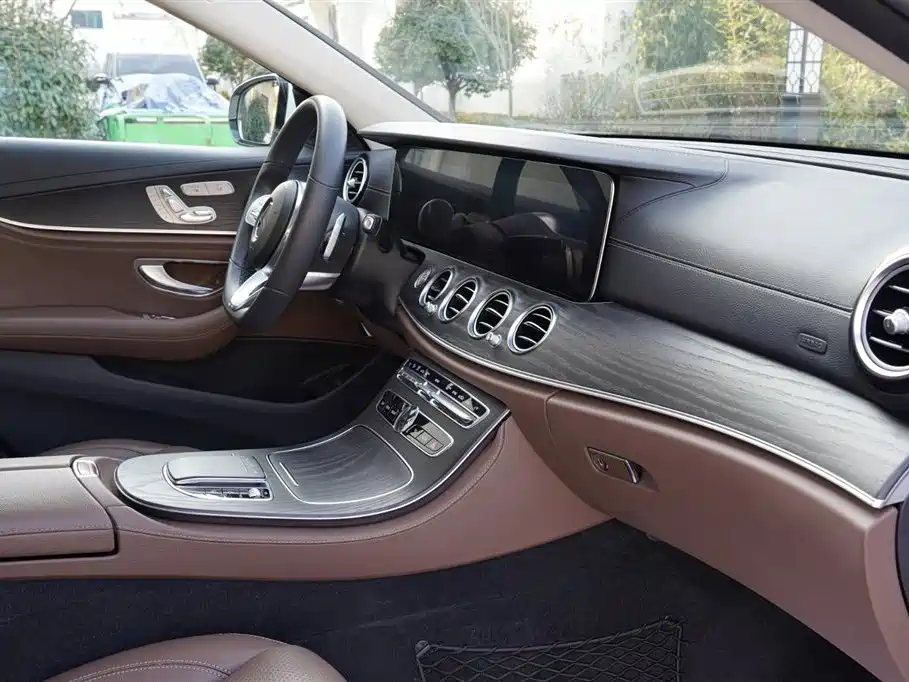 Mercedes-Benz E-Class 2020 E 300 L Sport Fashion Model фото 34