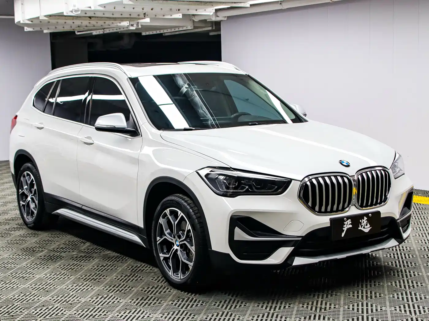 BMW X1 2022 sDrive20Li Fashion фото 3
