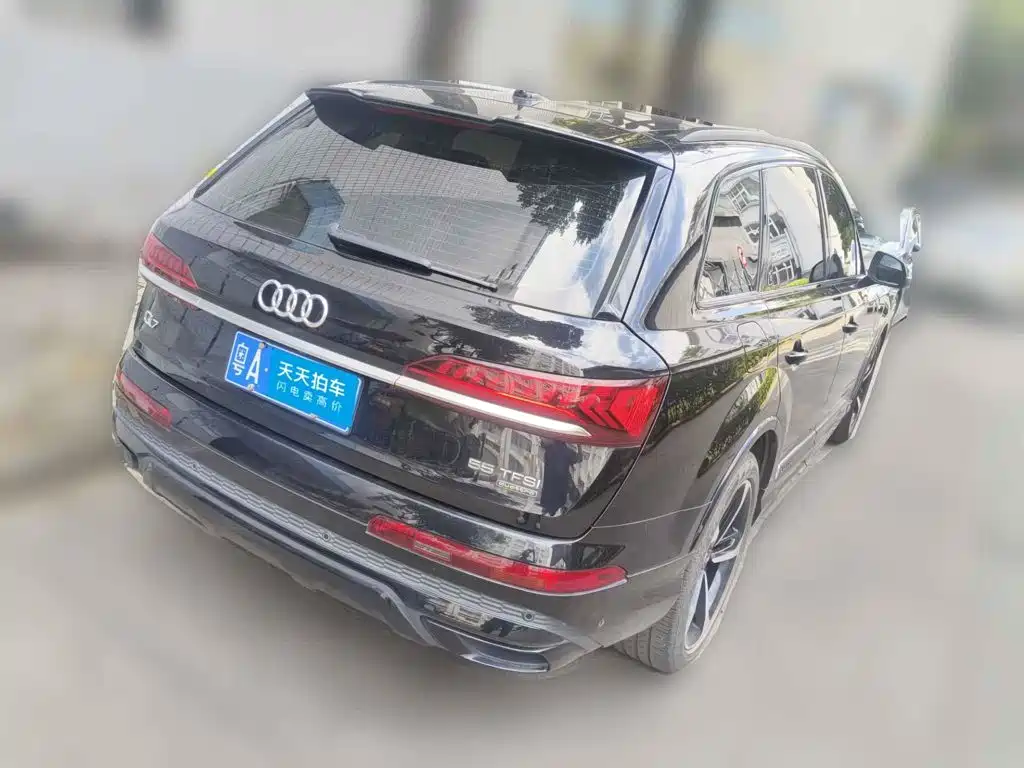 Фото 2 - Audi Q7