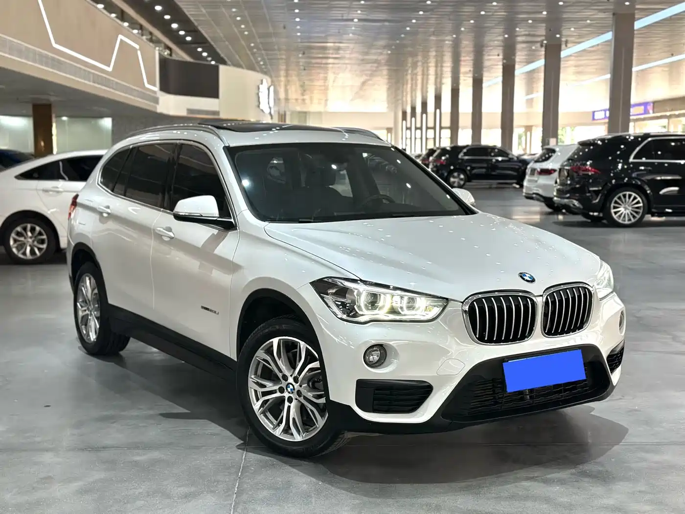 BMW X1 2018 sDrive20Li Leading Model фото 4