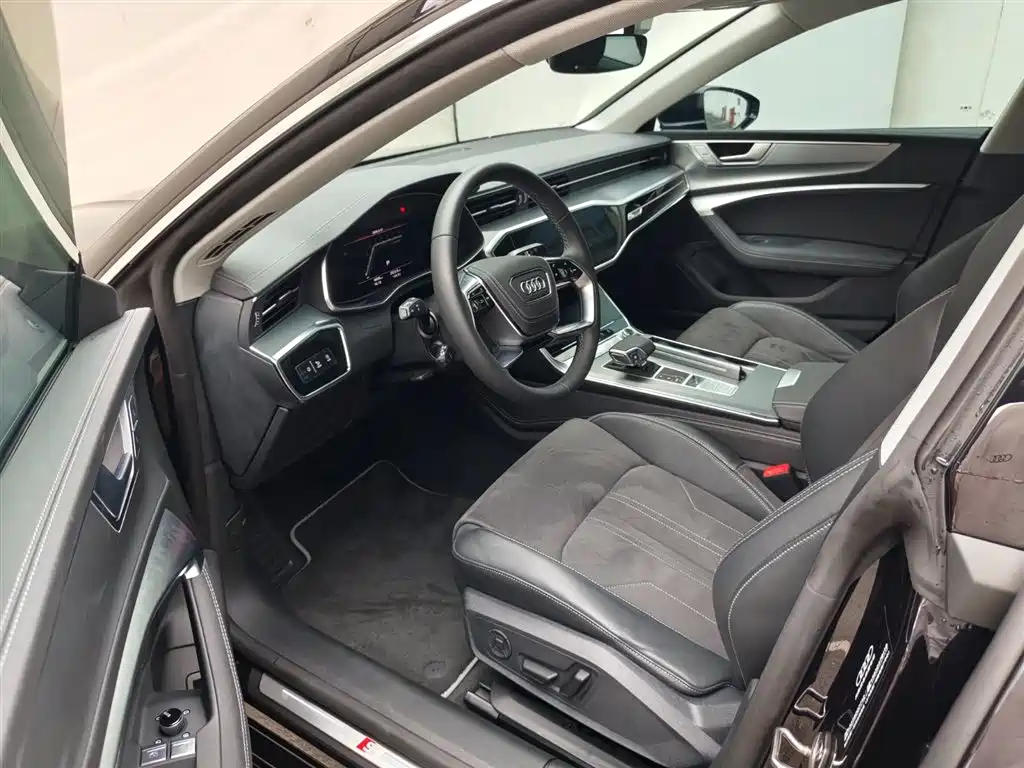 Audi A7L 2025 Model Year 45 TFSI Luxury фото 11