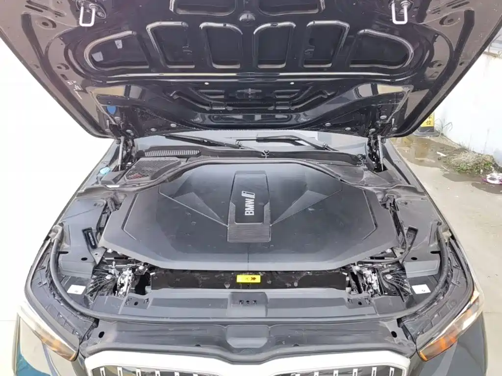 Photo 20 - BMW i5