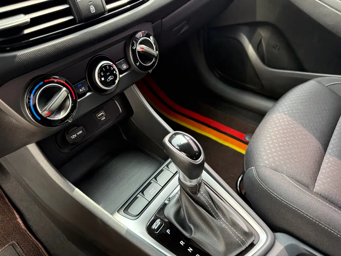 Hyundai Elantra 2020 1.6L Auto GL Pleasing Edition фото 16