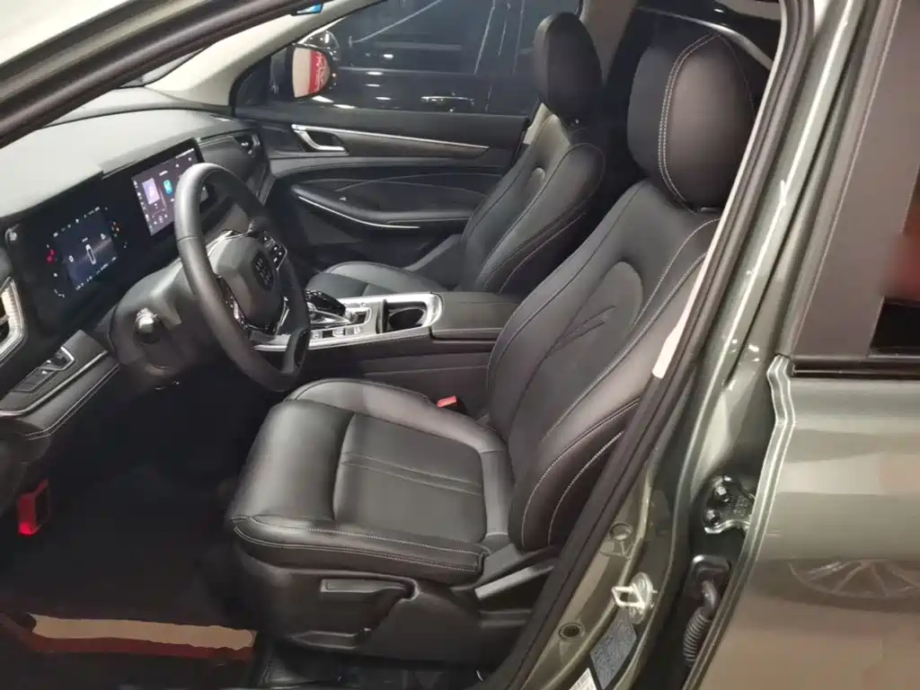 Landian E5 2023 2023 1.5L DE-i 100KM Enjoyment 7-seater