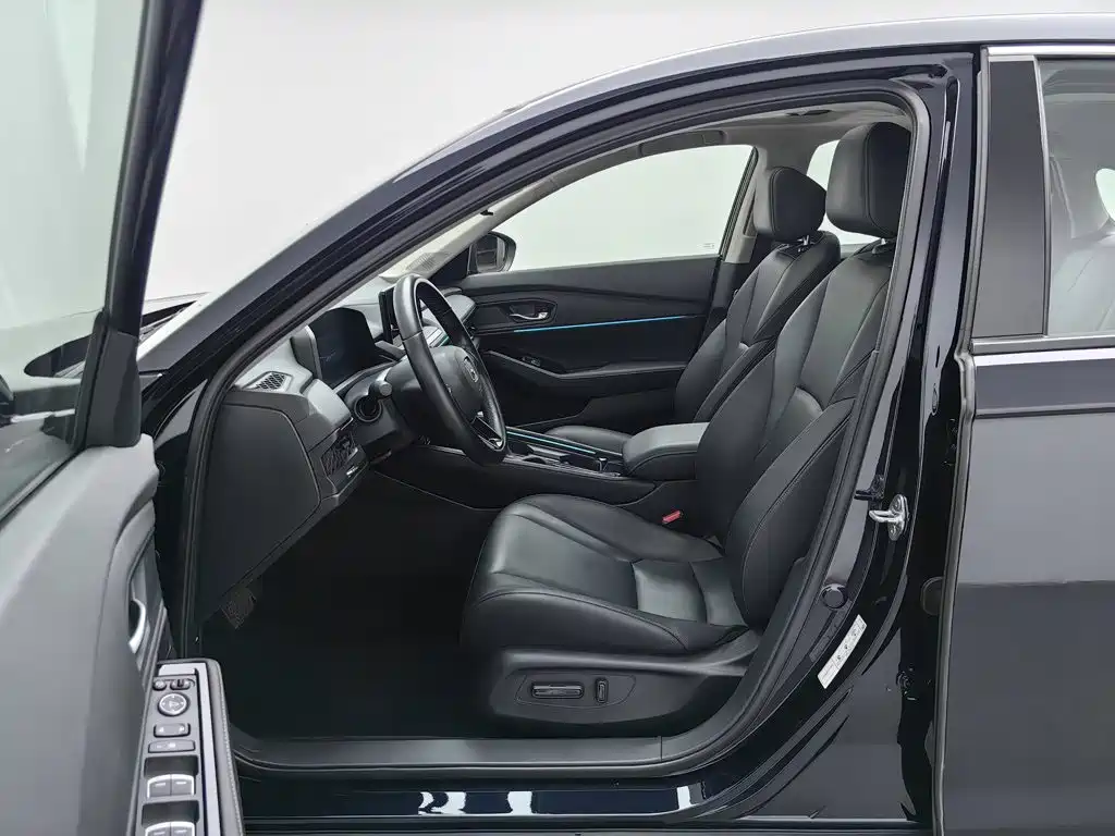 Photo 10 - Honda Accord