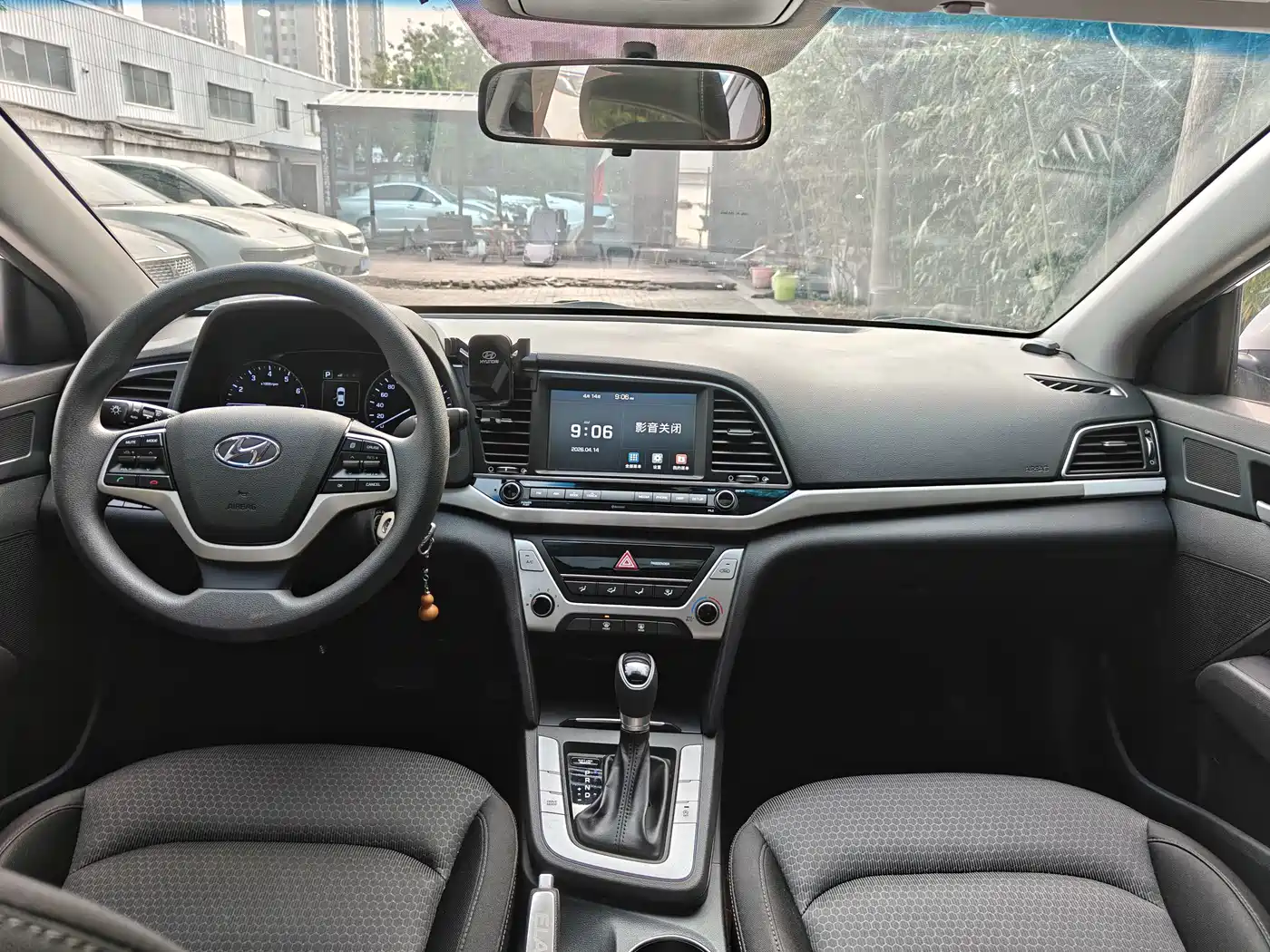 Hyundai Elantra 2016 Model 1.6L Automatic Smart Elite фото 8