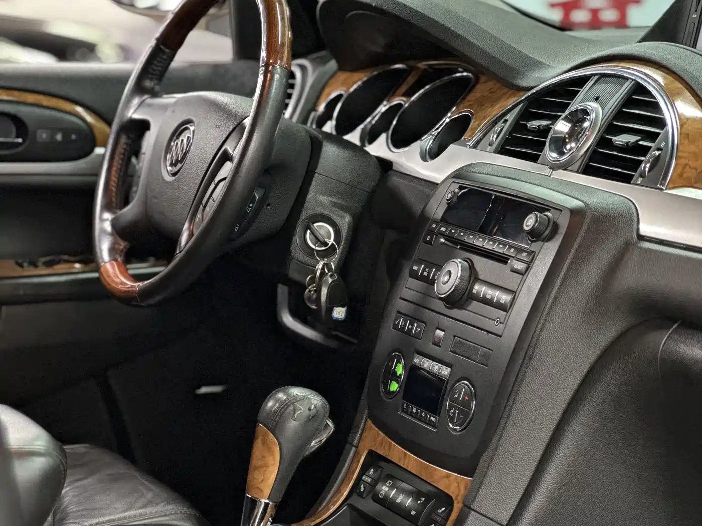 Buick Enclave 2010 3.6L Elite Edition фото 9