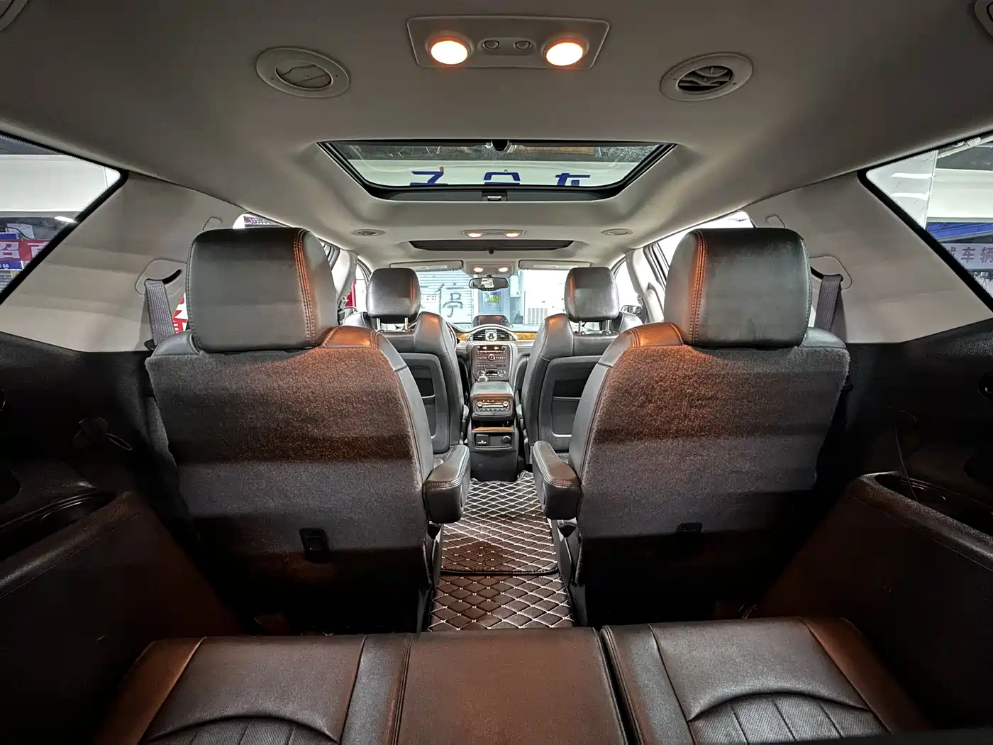 Buick Enclave 2010 3.6L Elite Edition фото 16