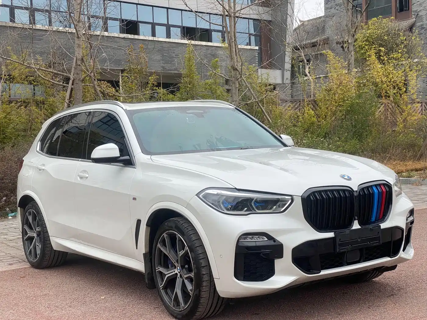 BMW X5 (Import) 2019 xDrive40i Exclusive M Sport Package фото 2