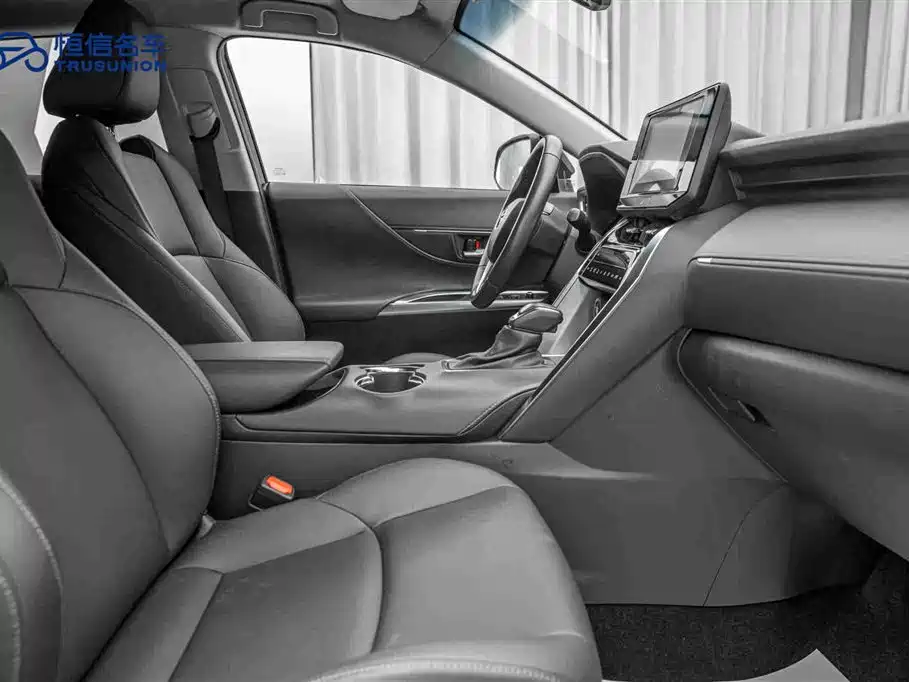Toyota Venza 2022 2.0L CVT 2WD Luxury фото 15