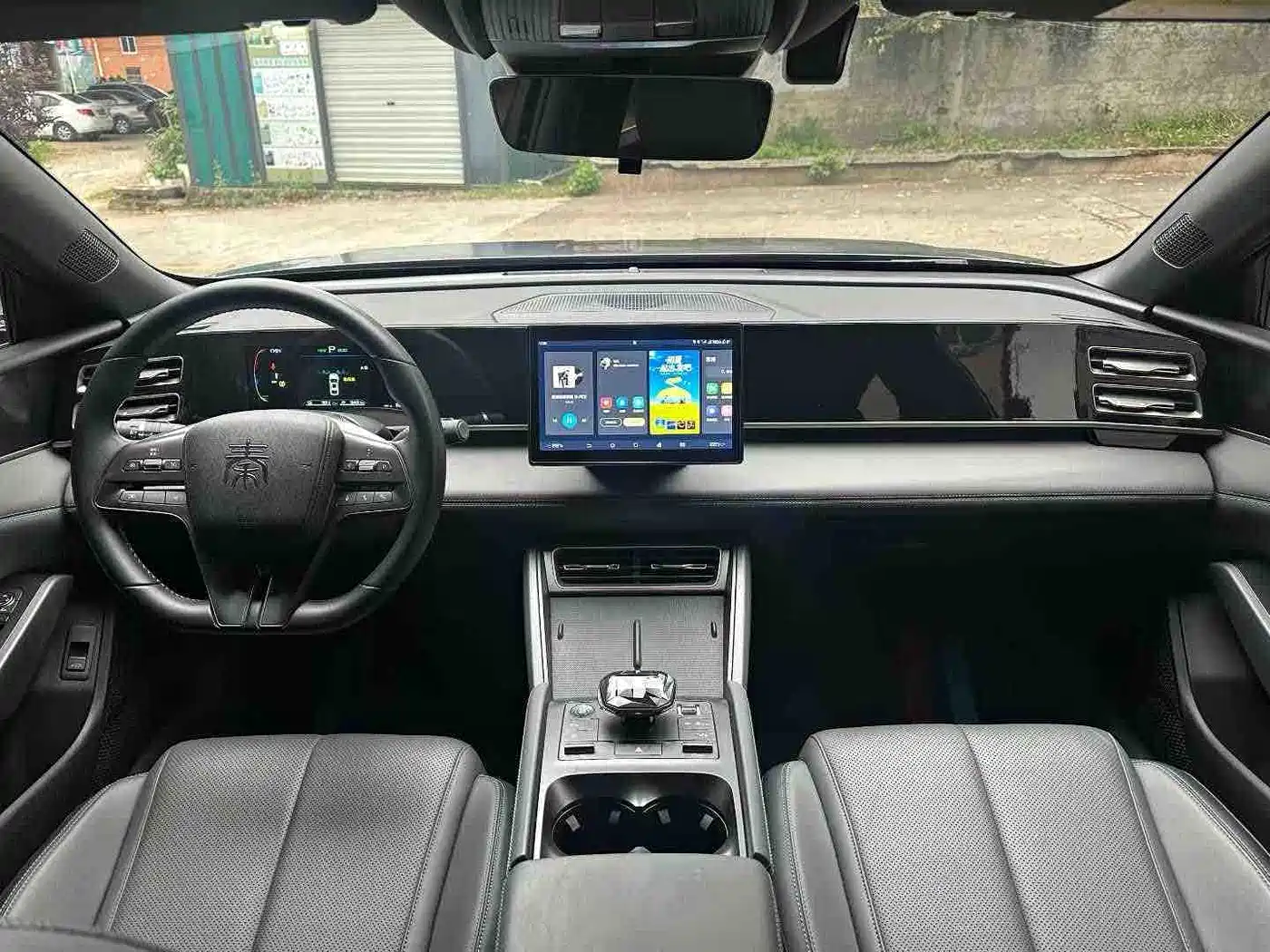 BYD Qin L 2024 DM-i 80KM Leading Edition фото 5