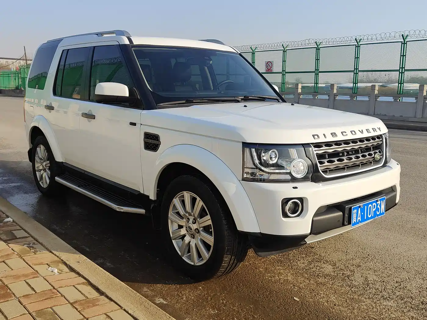 Land Rover Discovery 2012 5.0 V8 HSE фото 3