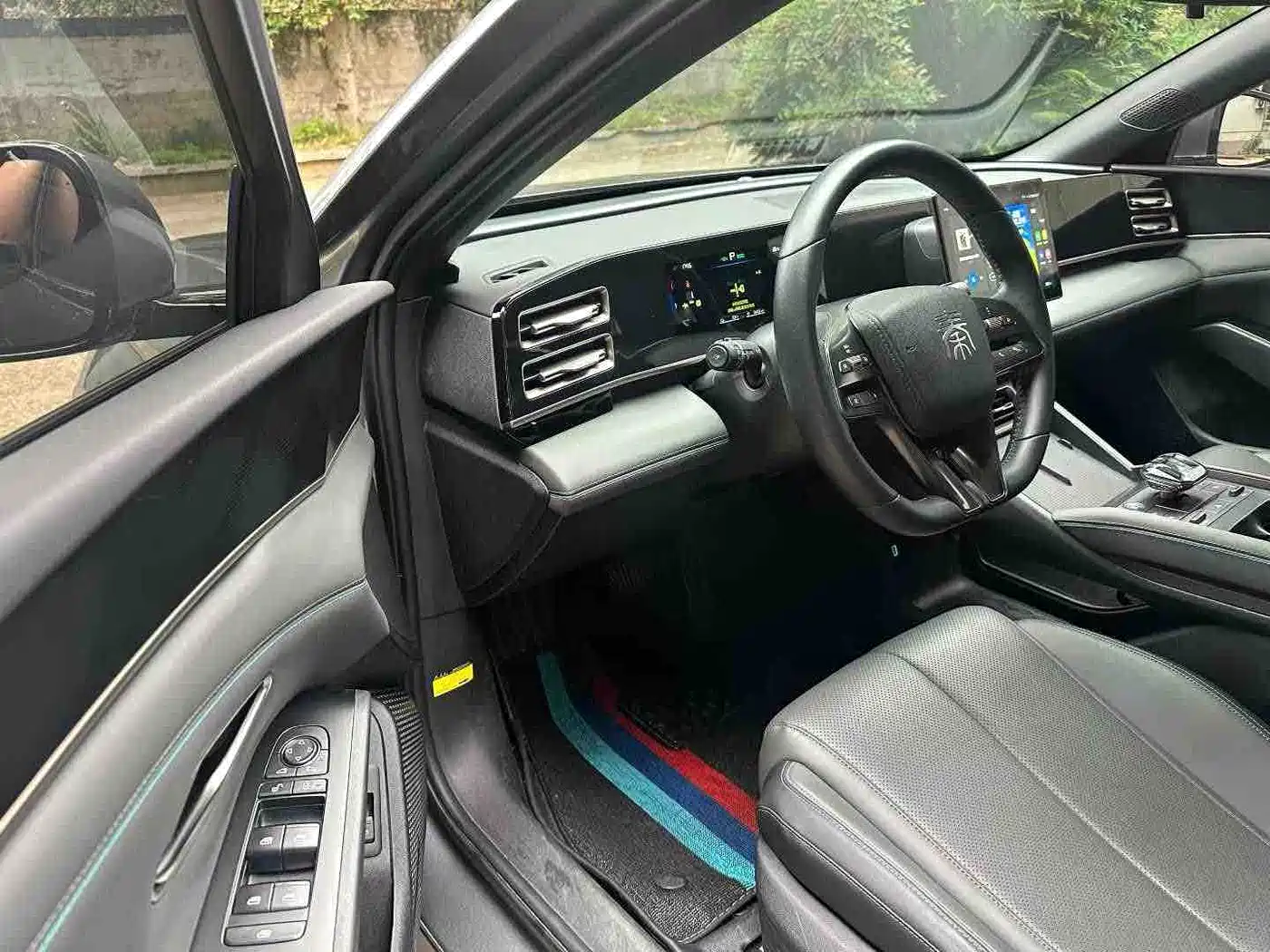 BYD Qin L 2024 DM-i 80KM Leading Edition фото 3