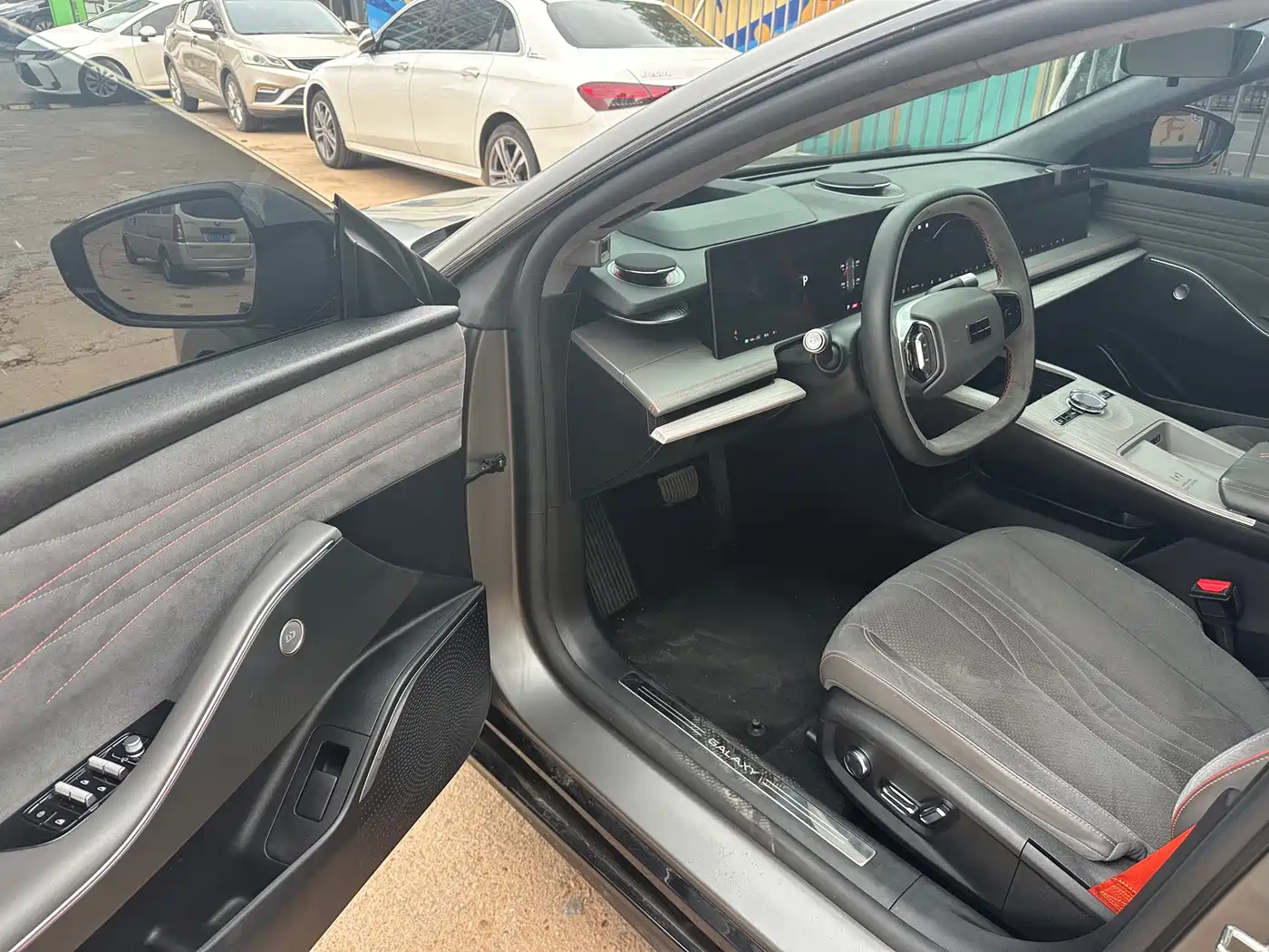 Geely Galaxy Galaxy E8 2024 2024 Model 550km RWD Soaring Dragon Edition