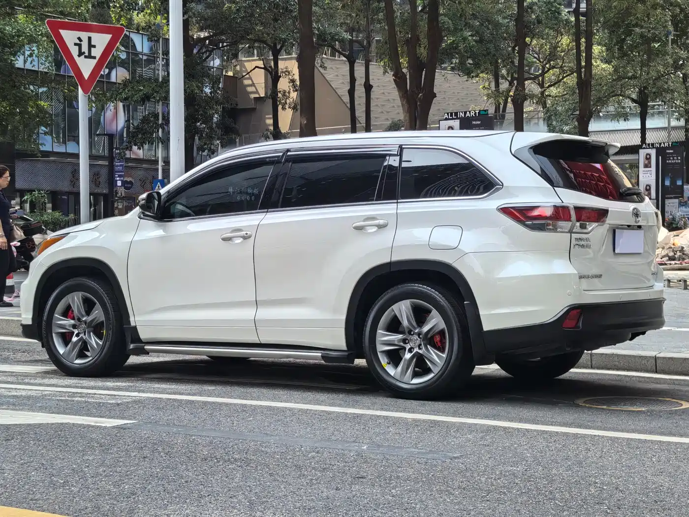 Toyota Highlander 2017 2.0T 4WD Premium 7-Seater фото 26