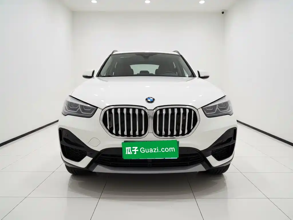 Фото 2 - BMW X1