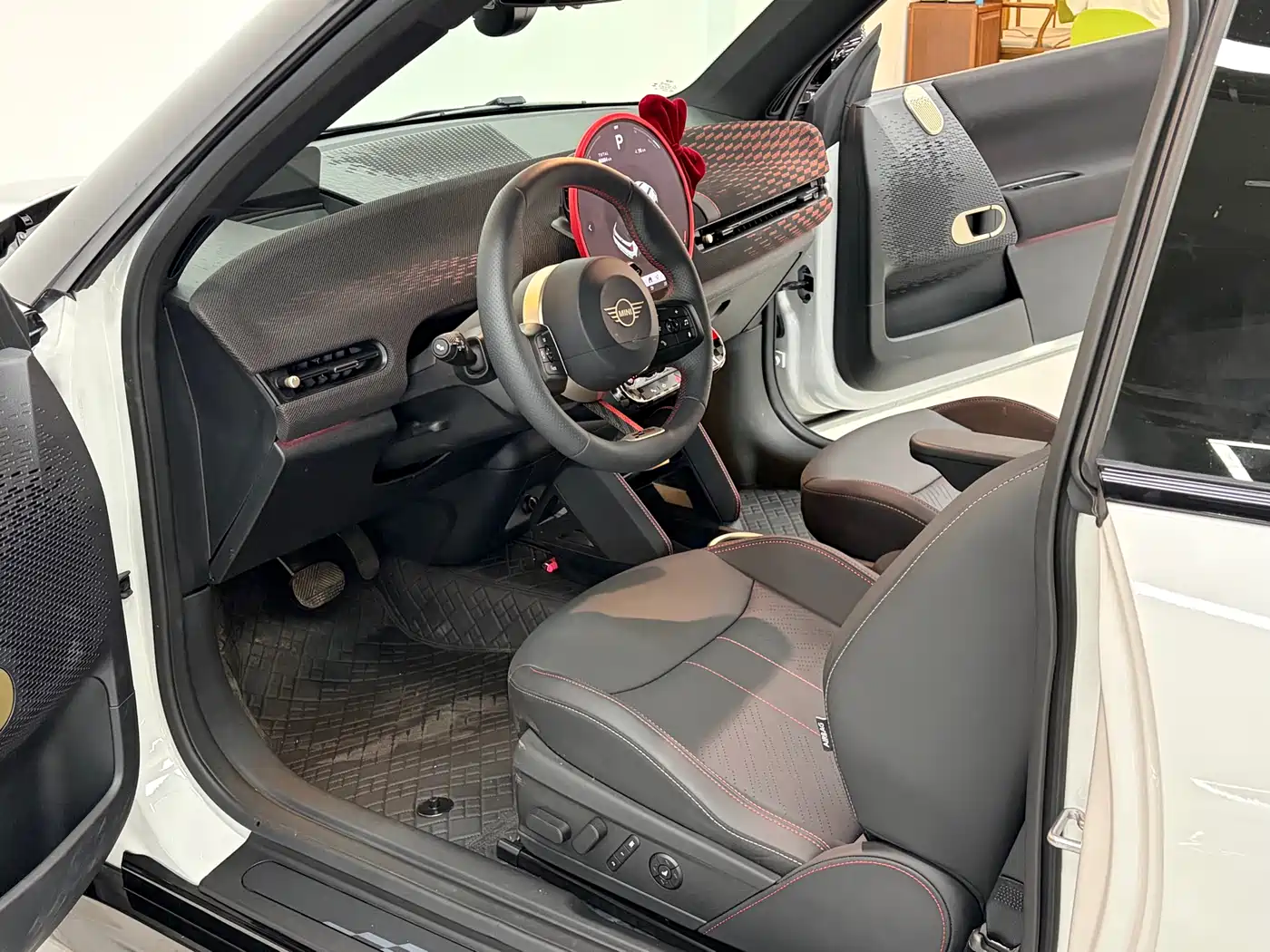 MINI Electric MINI JCW 2025 JOHN COOPER WORKS фото 4