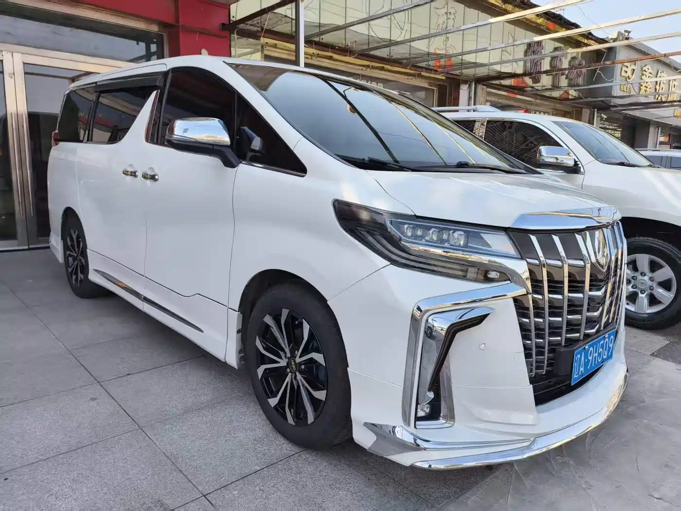 Toyota Alphard 2015 3.5L Luxury Edition фото 3