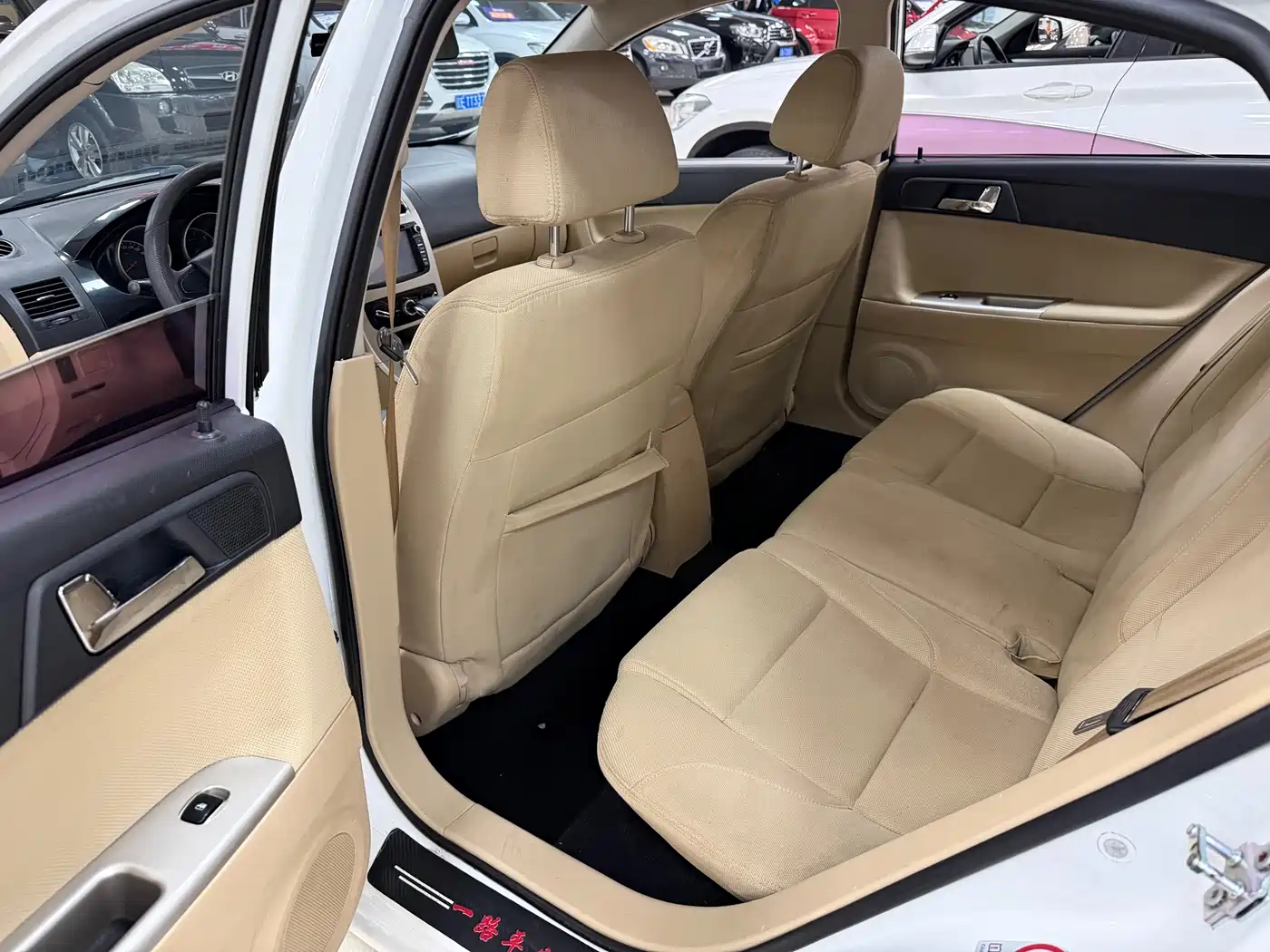 Zhonghua H330 2015 2013 1.5L Auto Comfort