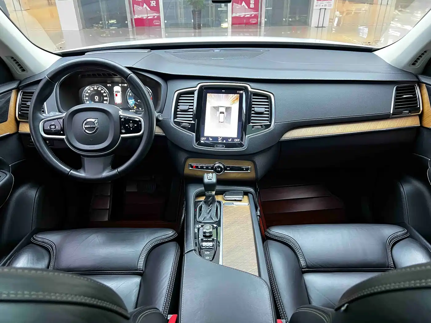 Фото 6 - Volvo XC90