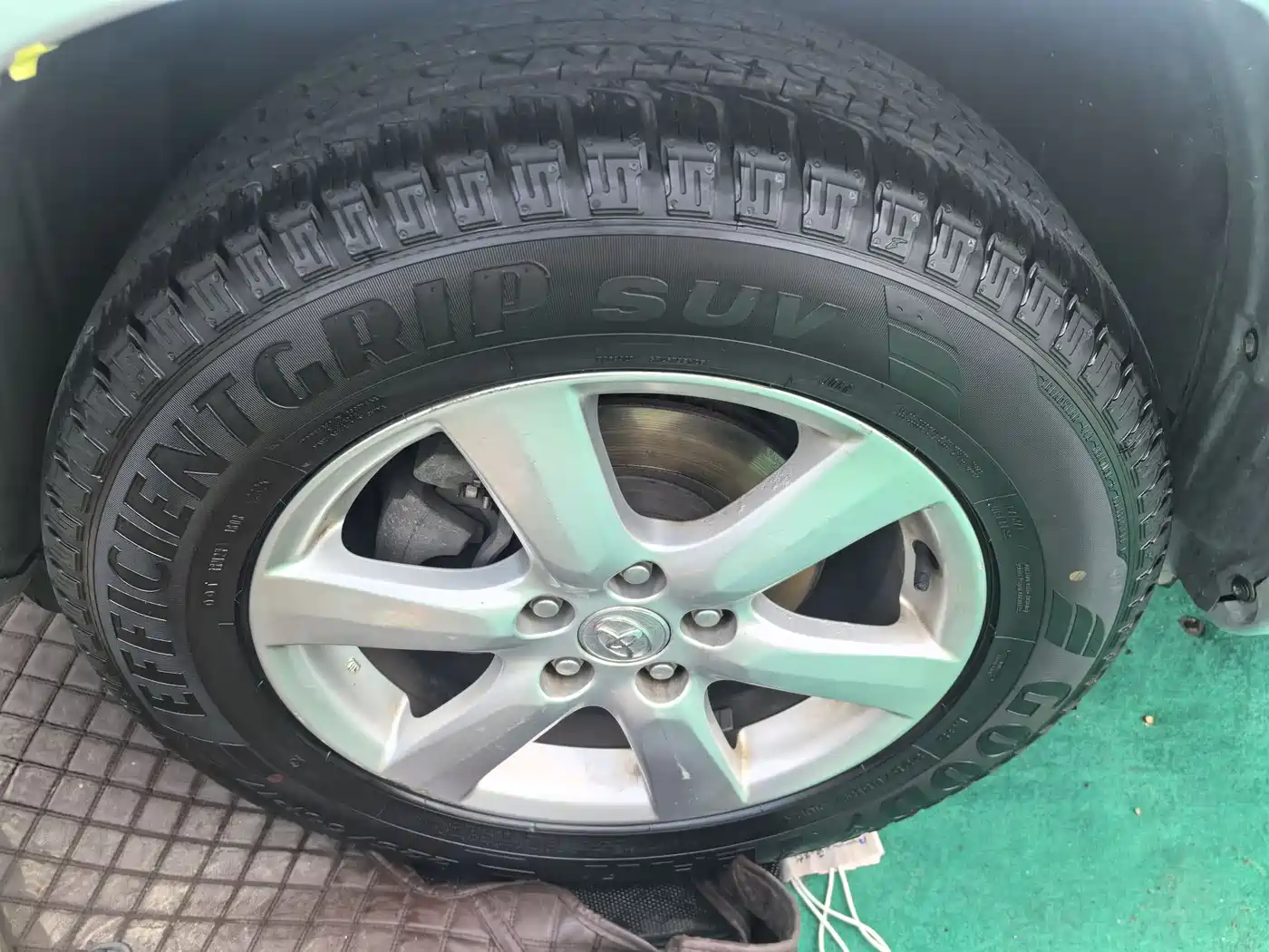 Toyota RAV4 (Import) 2006 2.4 Luxury фото 2