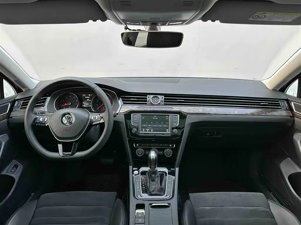 Volkswagen Magotan 2017 380TSI DSG Luxury фото 14