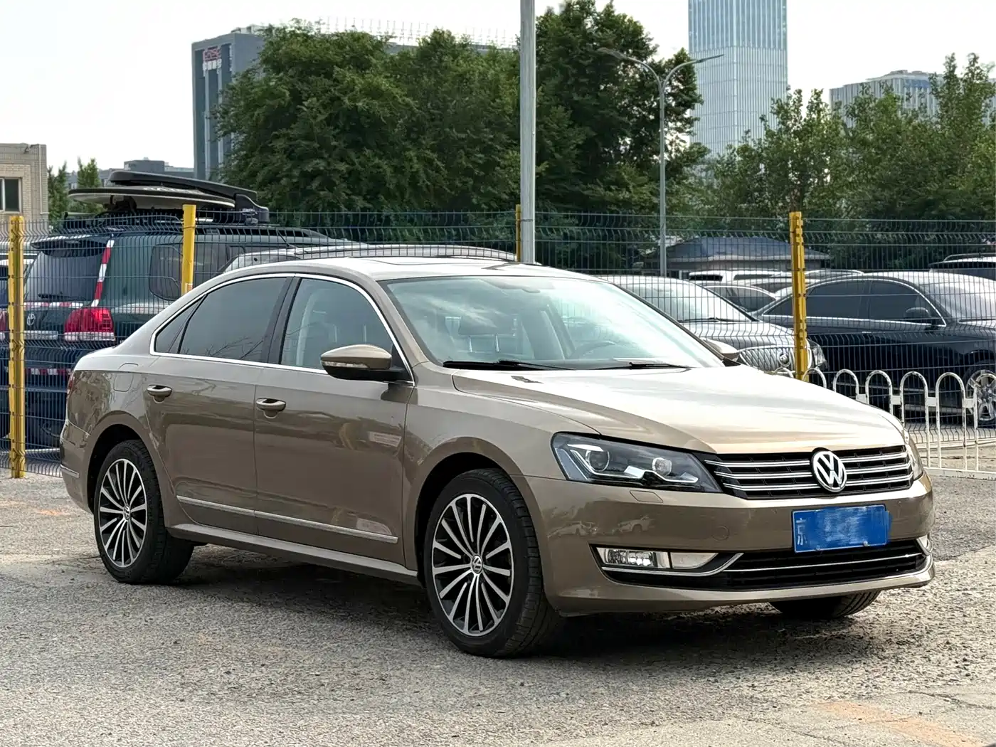 Volkswagen Passat 2014 1.8TSI DSG Executive Edition фото 3
