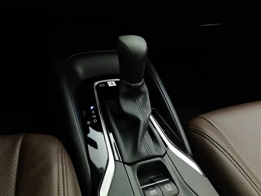 Toyota Corolla 2021 Hybrid 1.8L E-CVT Elite Edition фото 13