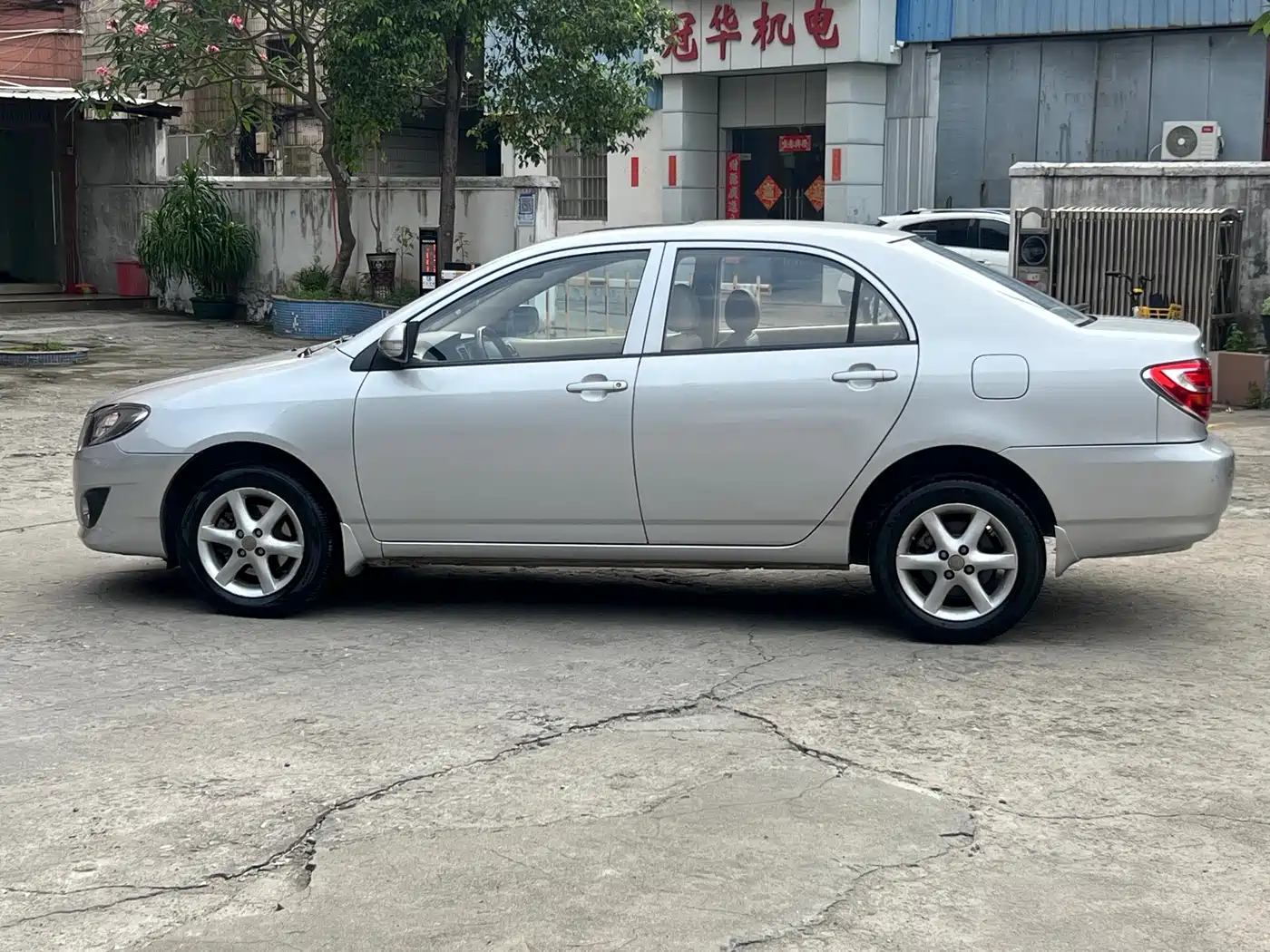 Toyota Corolla 2013 1.6L Automatic Excellence Edition фото 8