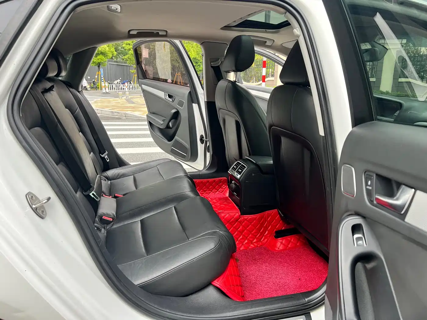Audi A4L 2013 35 TFSI Automatic Standard фото 14