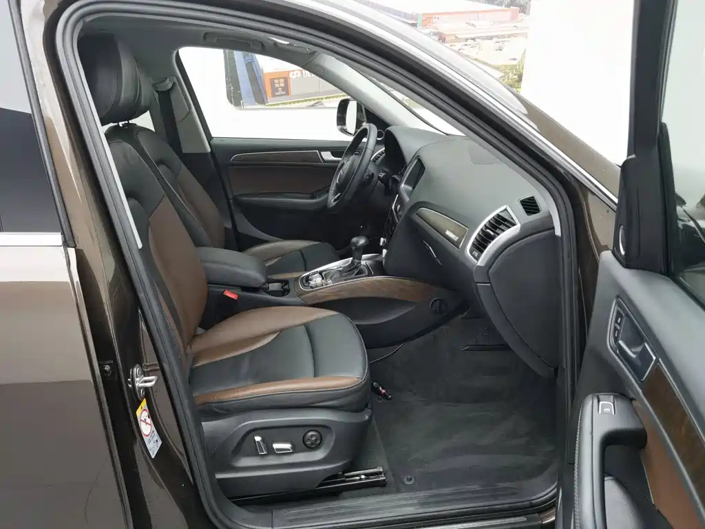 Фото 23 - Audi Q5