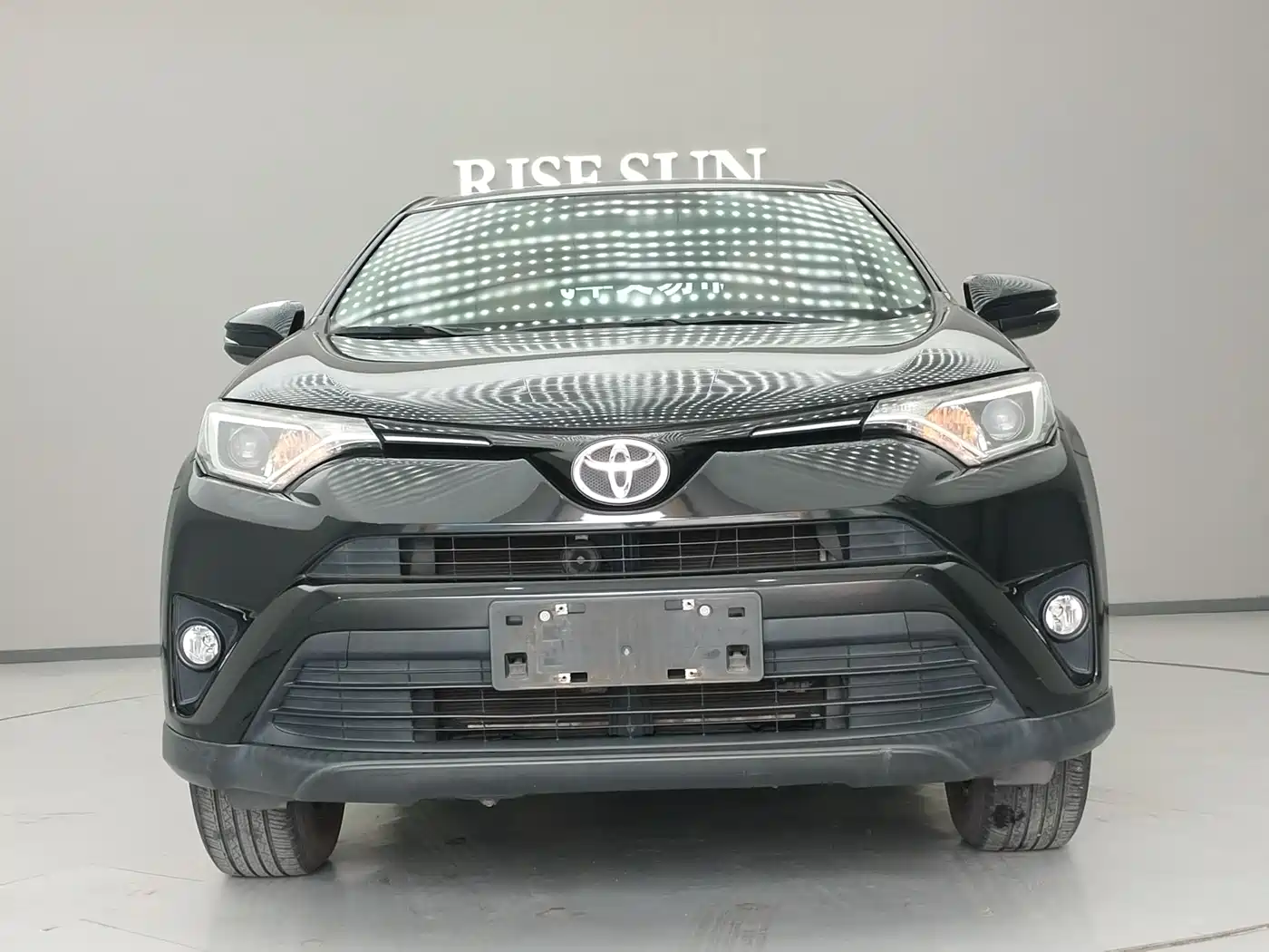Toyota RAV4 Rongfang 2016 2.0L CVT 2WD Urban (China V) фото 2