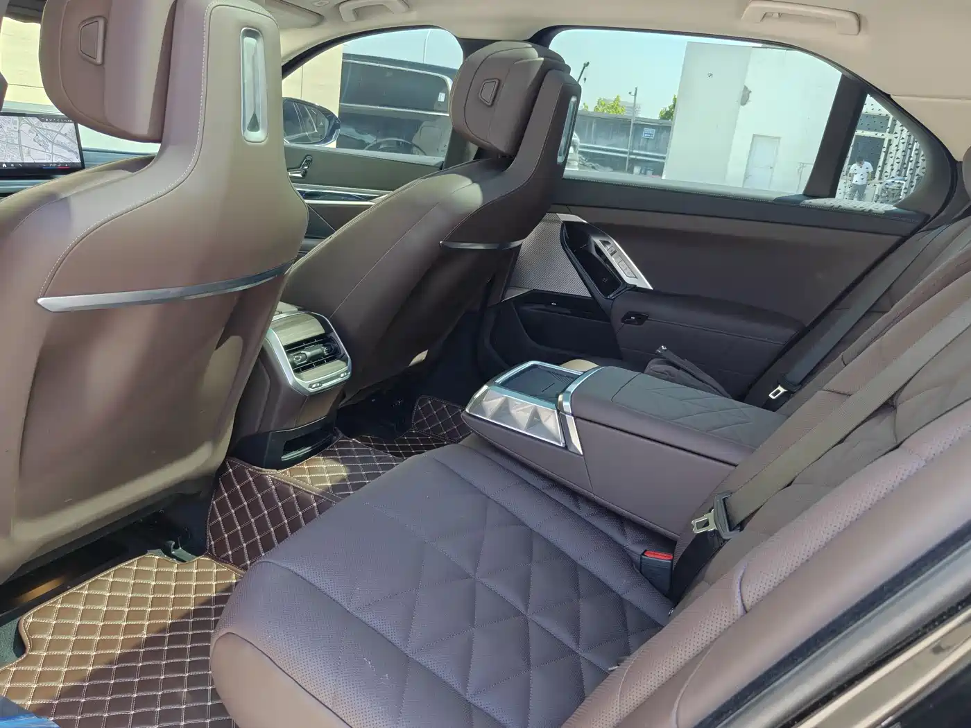 BMW 7-SERIES