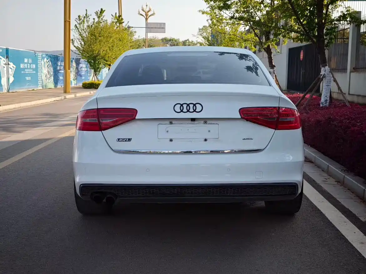 Audi A4L 2015 45 TFSI quattro Individual Sport фото 8