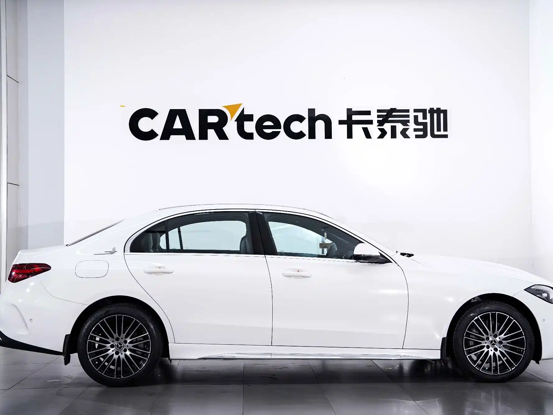 Фото 3 - Mercedes-Benz C-Class