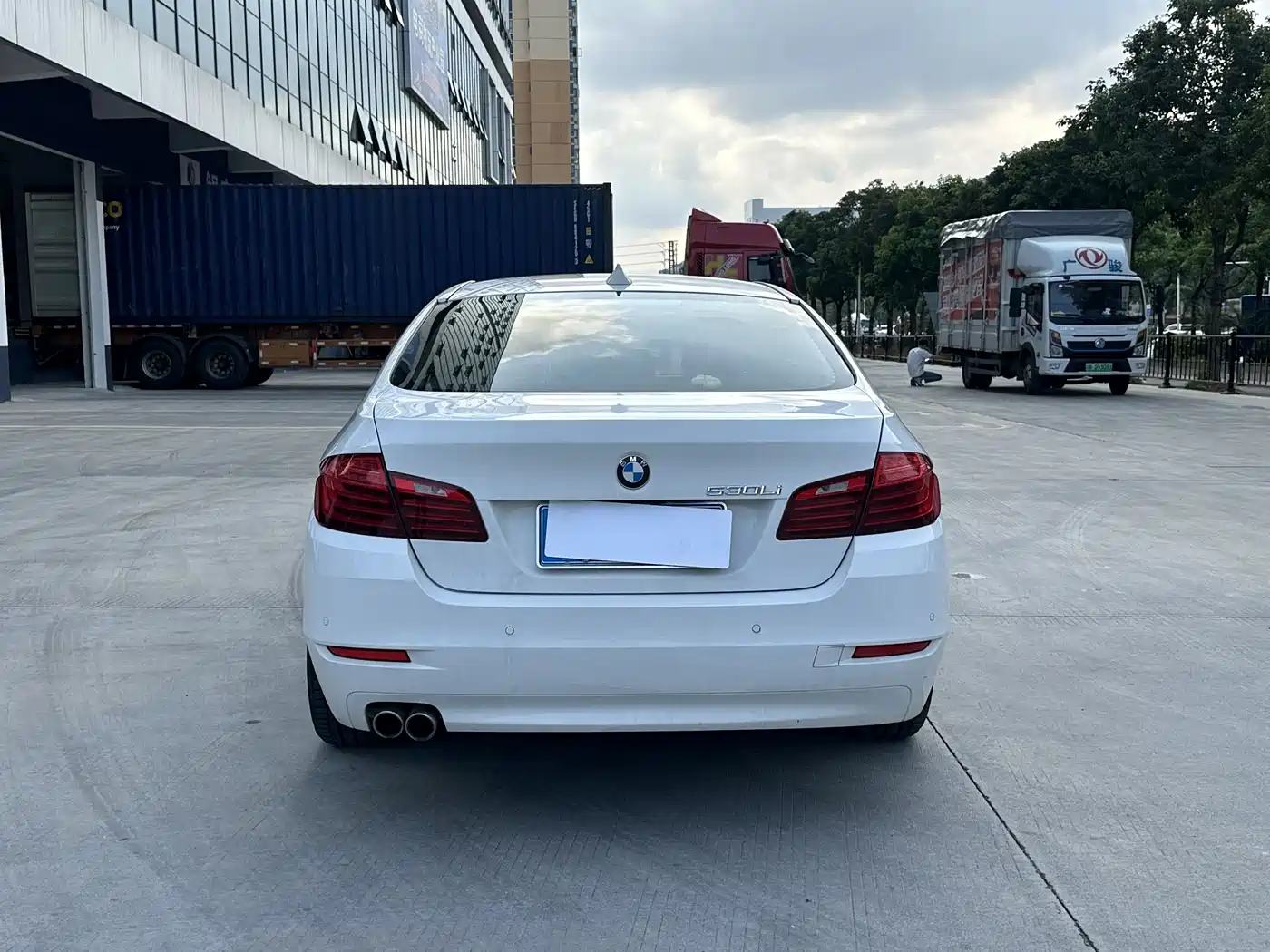BMW 5 Series 2014 530Li Leading фото 8