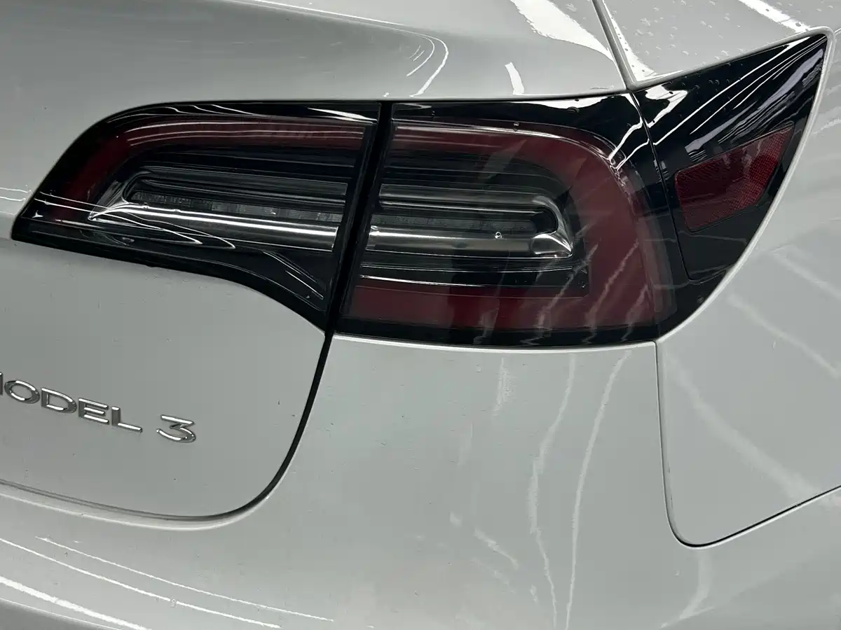 Фото 5 - Tesla Model 3