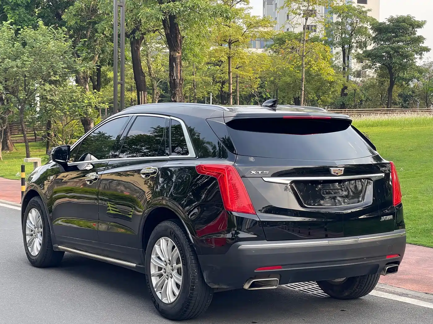 Фото 4 - Cadillac XT5