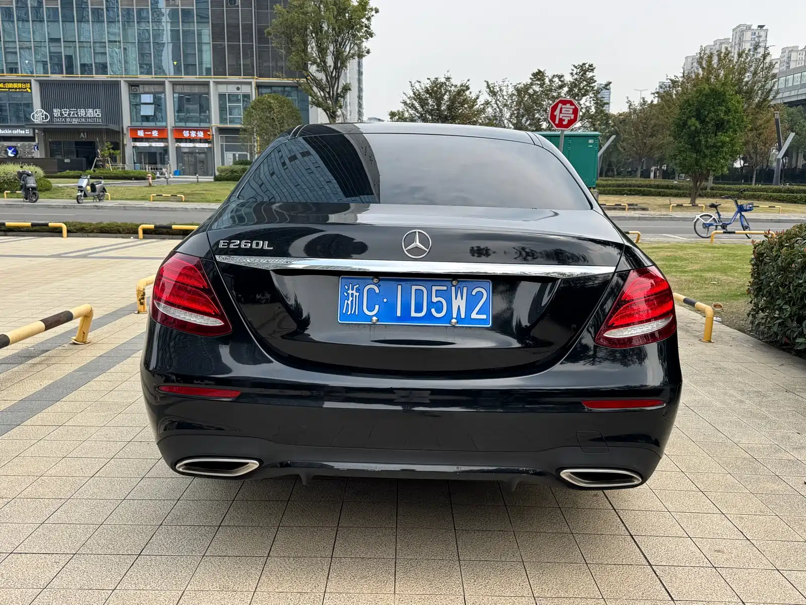 Фото 3 - Mercedes-Benz E-Class