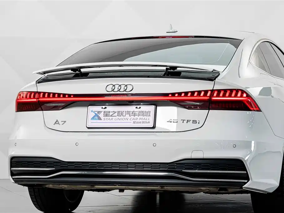 Фото 7 - Audi A7